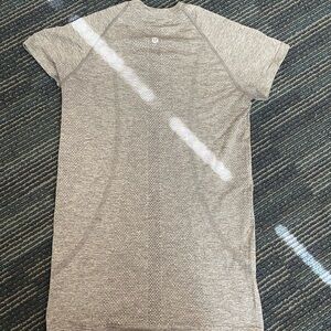 lululemon athletica Gray Short Sleeve Tee